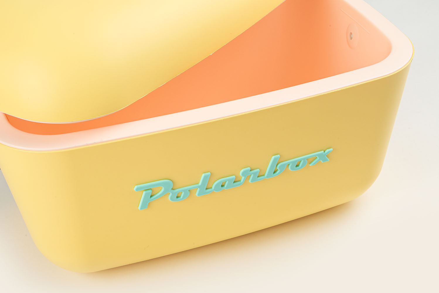 Cooler Amarillo